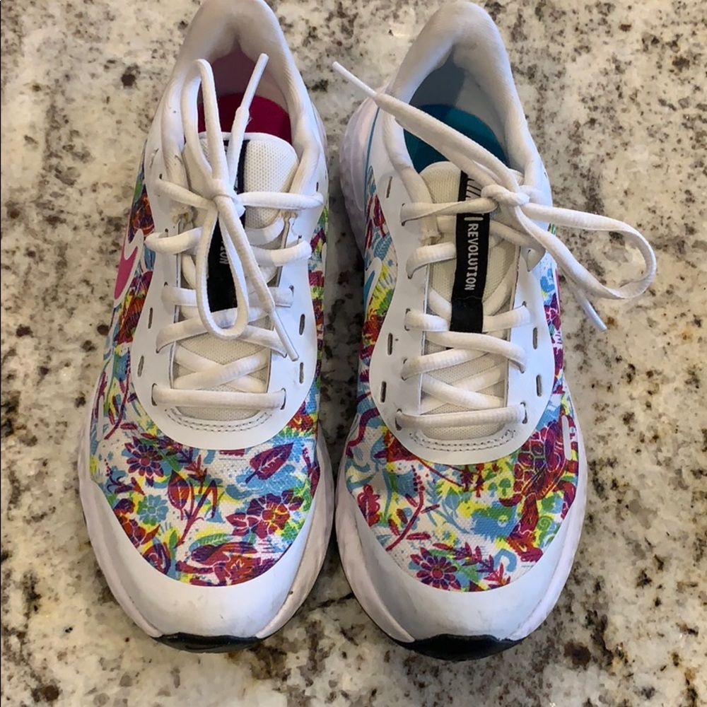 Nike Girls 3.5Y Revolution Fable Running Shoes